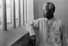 Mandela a la seva cel·la a la presó on hi passà 27 anys