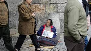 Un mendigo en una calle nórdica