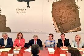 El alcalde interino Xavier Trias junto con Ada Colau y otros cuatro cabezas de lista en Barcelona firman la prolongación del World Mobile Congress