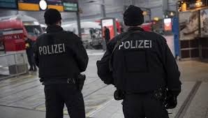 La policia alemana después del asesinato de varias personas en Munich por parte de un joven alemán de 18 años