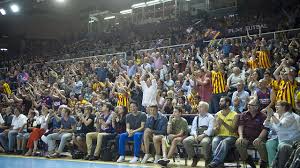 Público en el Camp Nou