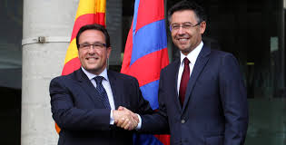 Ramon Adell, presidente de la Gestora durante el periodo electoral, y el presidente electo José Maria Bartomeu