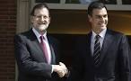 Mariano Rajoy y Pedro Sánchez a la entrada de la Moncloa después de las elecciones del domingo 