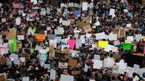 Manifesdtaciones masivas contra las decisiones de Trumpm en Estados Unidos y en Europa. 